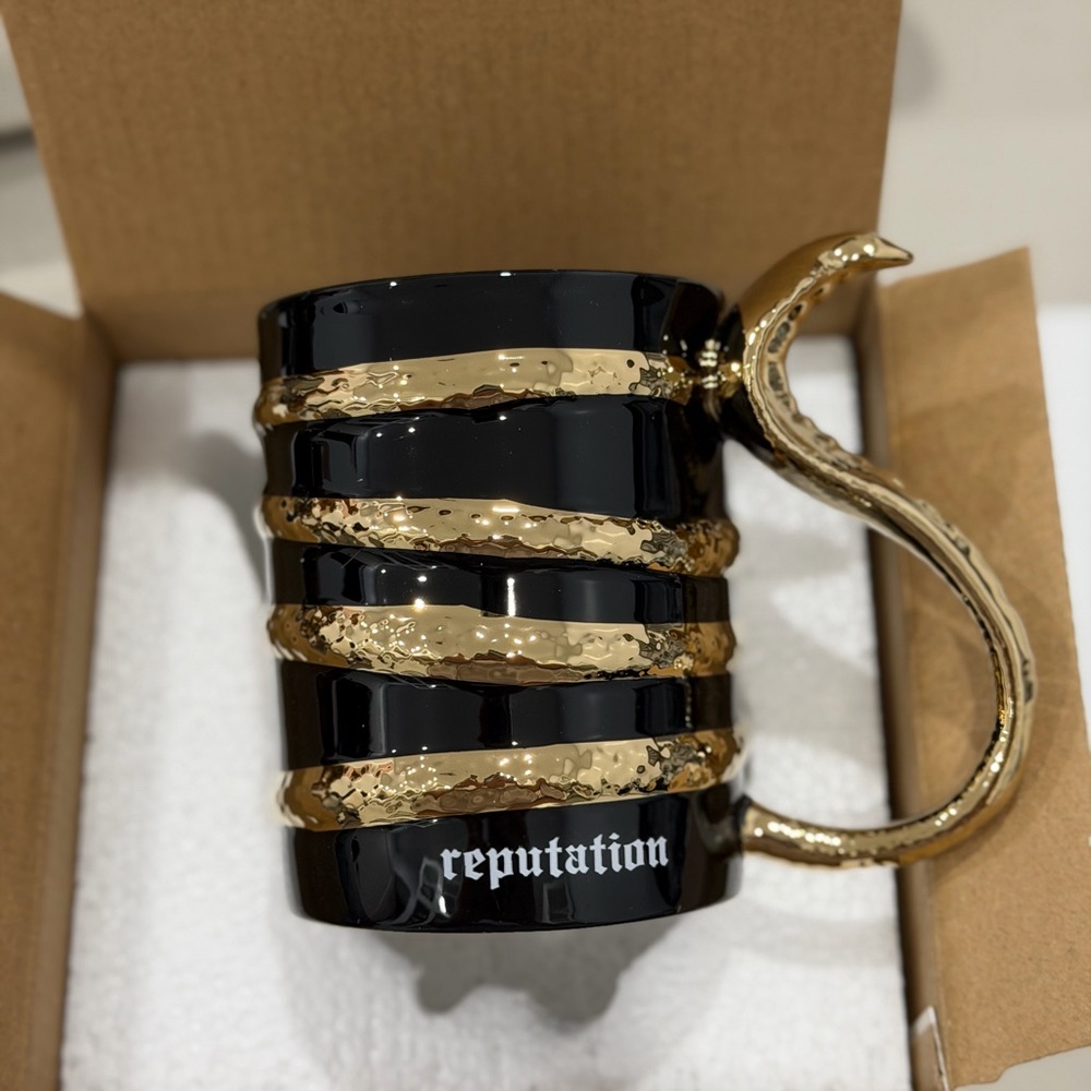 Taylor Swift- Black and Gold Reputation Snake Mug